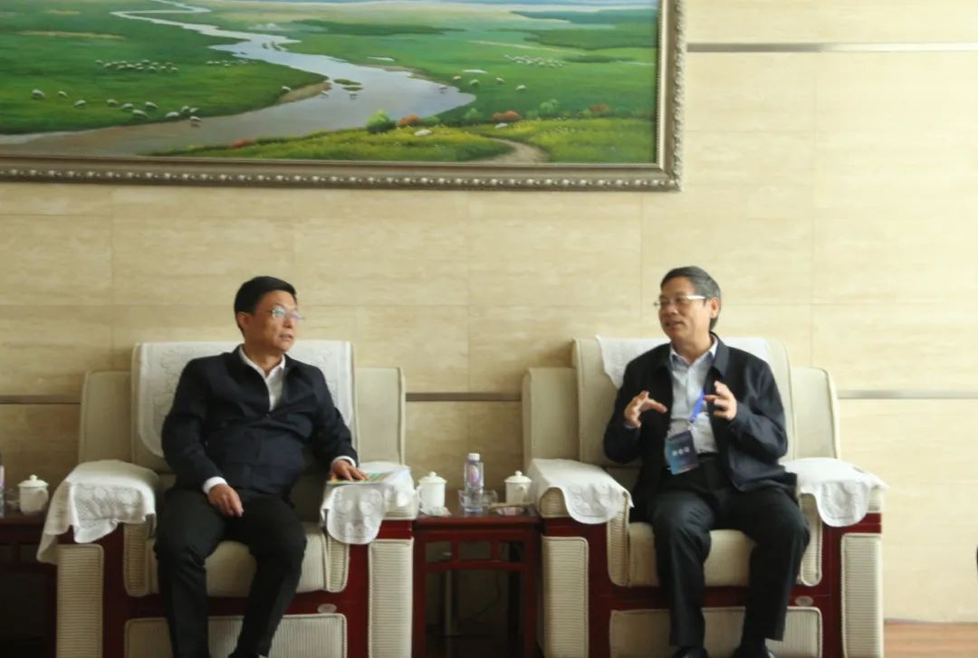 对接会后,包头市副市长董智勇,航天九院副院长杨雨等就基地的后续发展