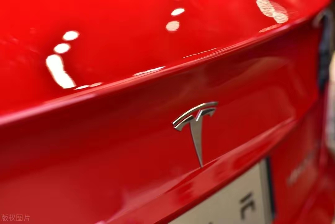 资料显示,目前特斯拉fsd已升级至v12.