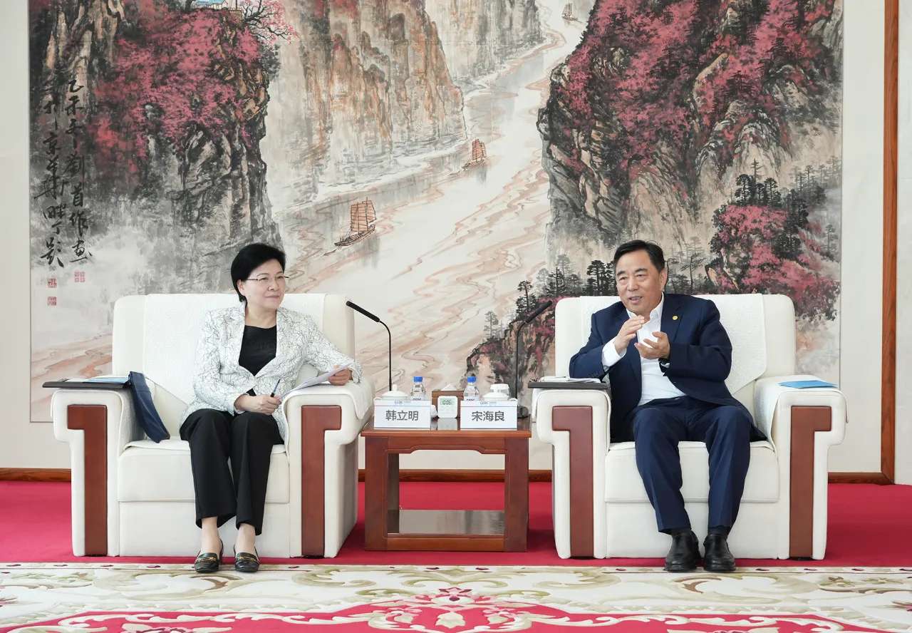 宋海良与江苏省委常委,南京市委书记韩立明会谈
