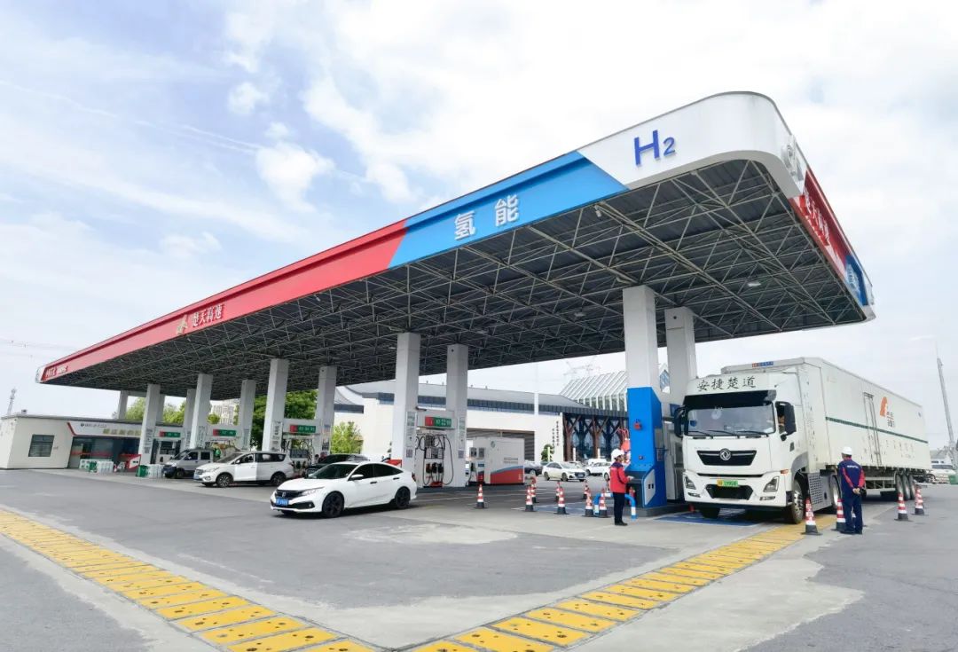 拥有稳定的客户和货源,加之国高网加密布局加氢站,为氢能车辆提供能源