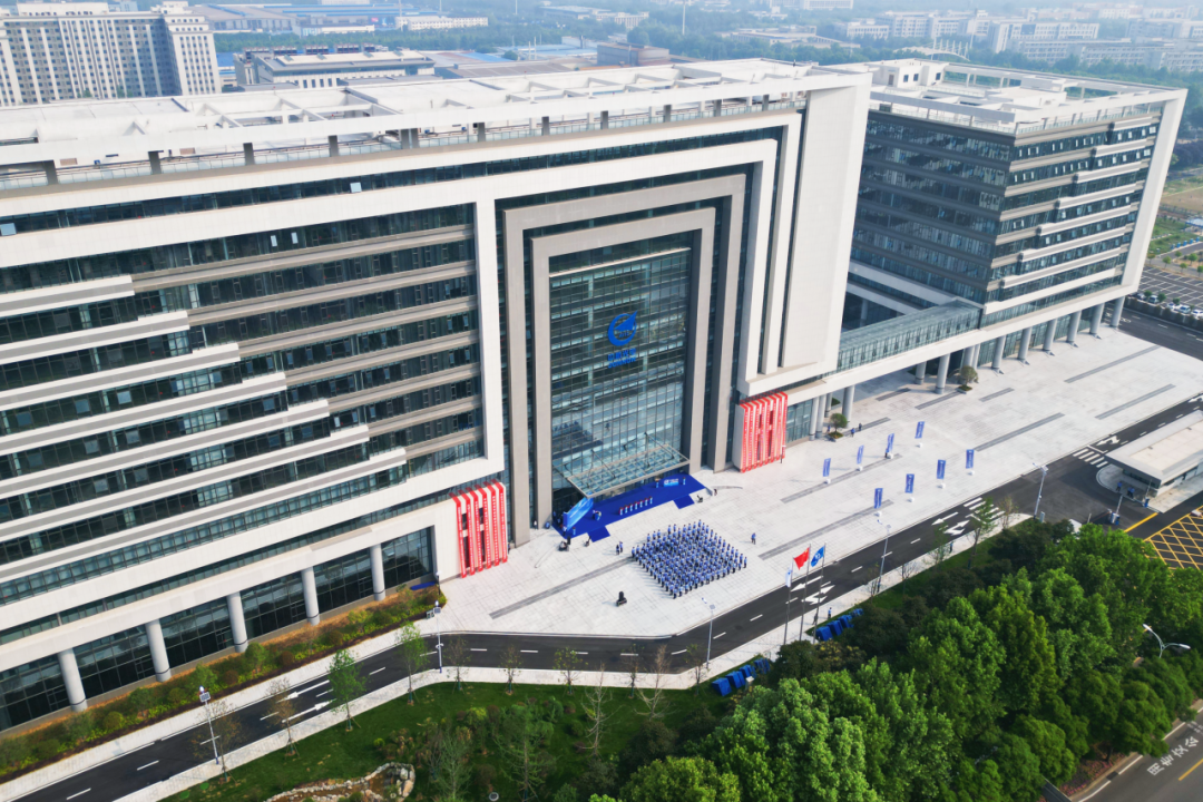 中航光电基础器件产业园正式落成投产