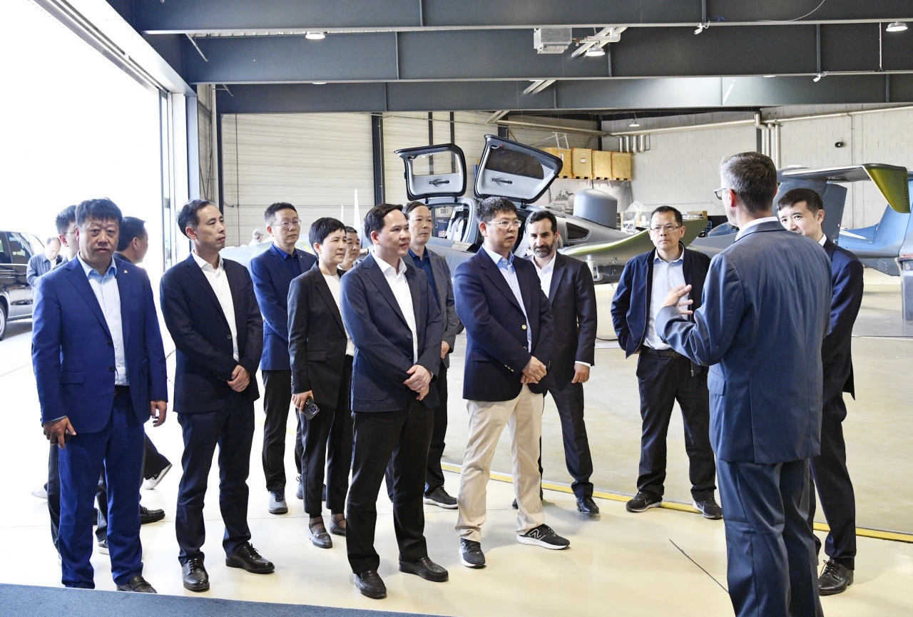 在捷克,陈滨董事长详细介绍了万丰过去十年在捷克投资航空产业所取得