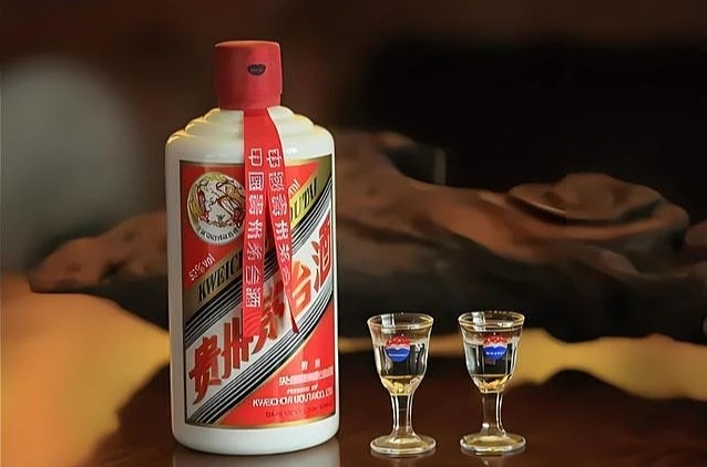 最近茅台的价格掉的蛮厉害的,散瓶飞天的价格跌破了2500了,而且还是在