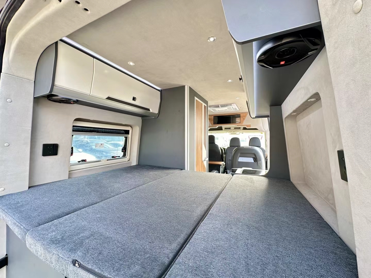 德国曼manb型房车,咱们这台曼呢,也是柴油的2.