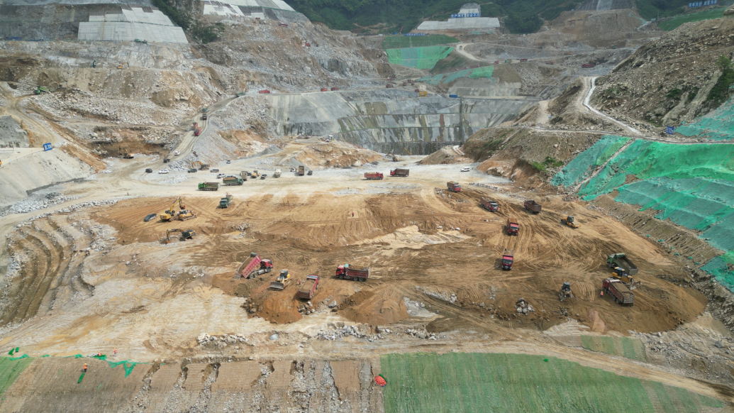 　　图为广西南宁抽水蓄能电站建设现场