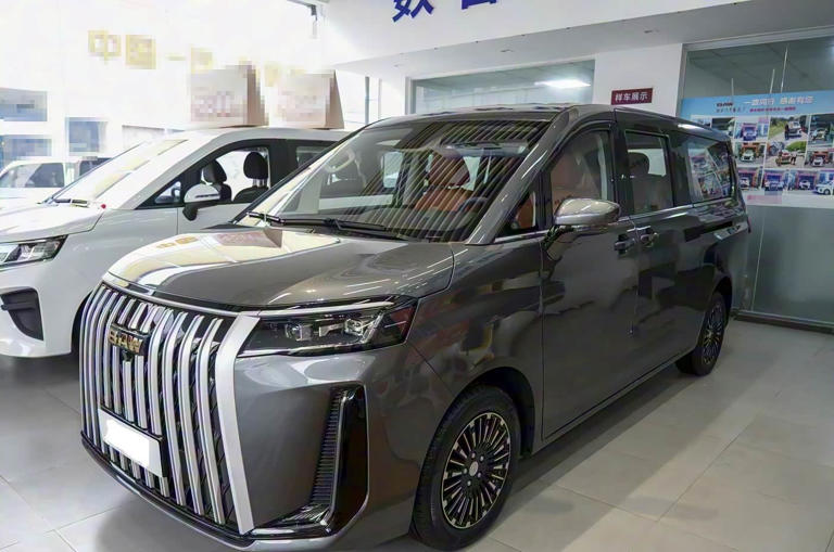 亲民版“M8”定位大型MPV，优惠价12.98万起，轴距3米2+三种动力