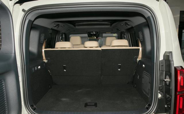 方程豹豹5，插电混合动SUV，轴距2800mm，纯电210km，4.8秒破百