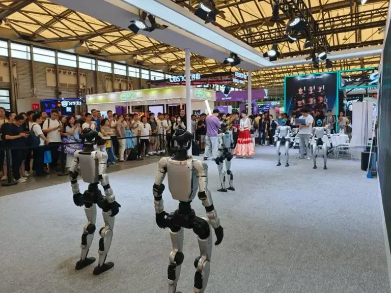 重磅新品游戏集中亮相！记者实探ChinaJoy：AI含量上升，玩家排队试玩！