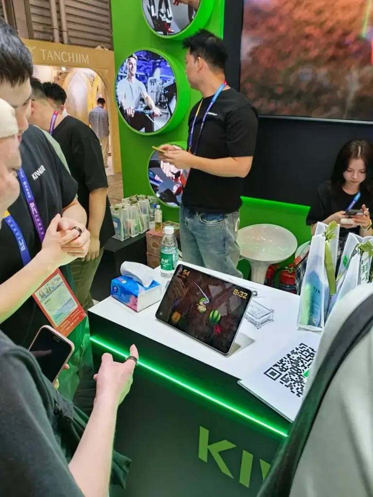 重磅新品游戏集中亮相！记者实探ChinaJoy：AI含量上升，玩家排队试玩！